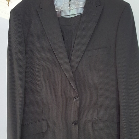 Men's Suits and Blazers - Picture 8 of 8